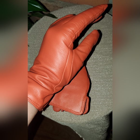 Lambskin & cashmere gloves - Picture 3 of 4